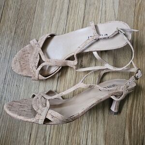 NEW Vaneli strappy open toe kitten heels sandals beige cork size 8